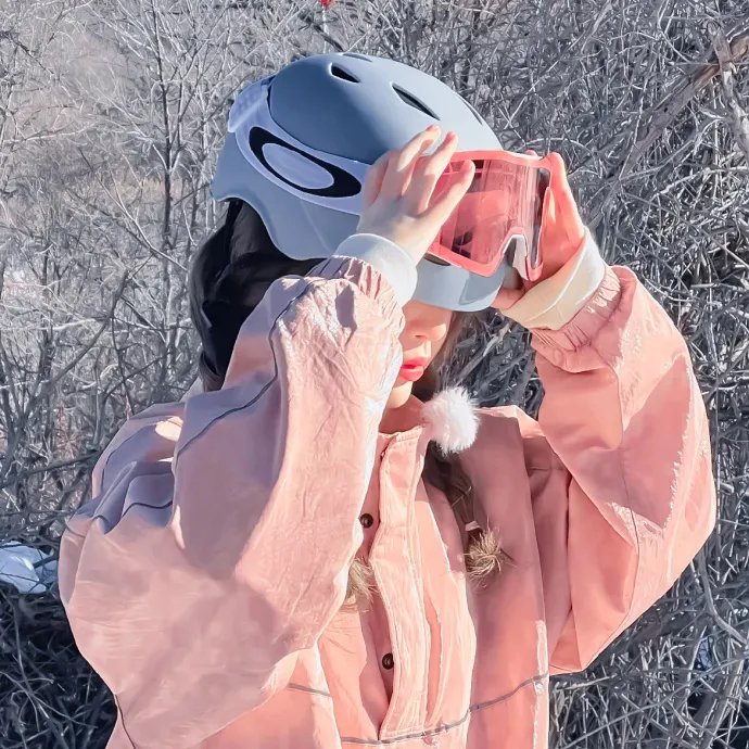航向热带岛屿的冰山